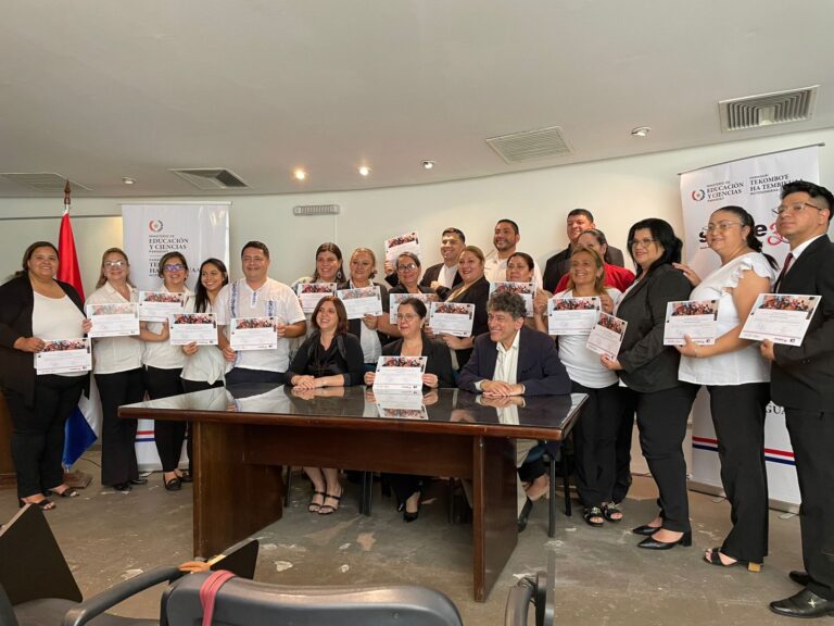 FLACSO Paraguay culminó curso sobre evaluación y política educativa en el marco de los 30 años del SNEPE